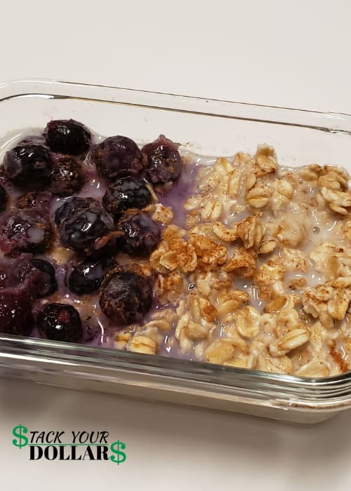 Oatmeal with blueberries
